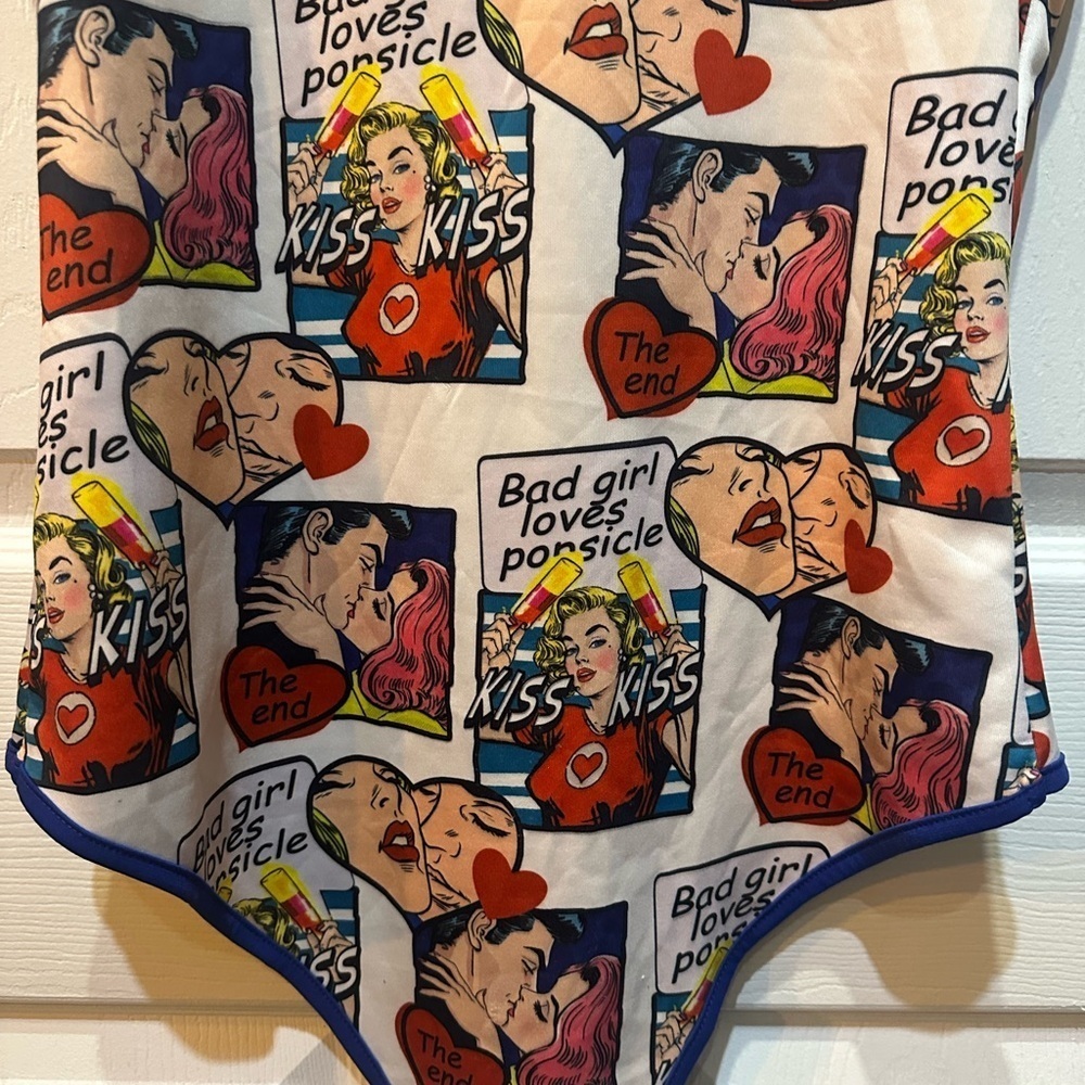 Comic Print Kiss Bodysuit Size Large - Picture 10 of 10